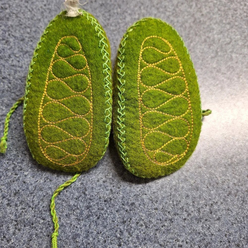 Felted Wool Embroidered Tie  Baby Moccasin, Made in Pakistan